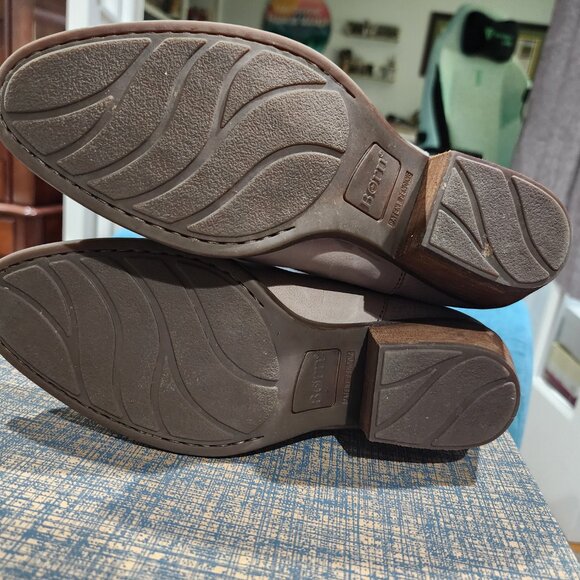 BORN Wynd Grey Leather Booties - Picture 4 of 4